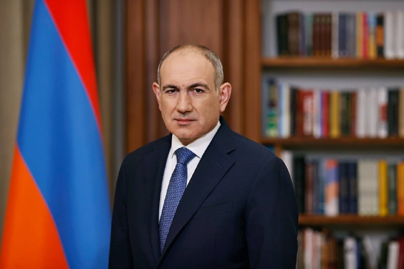 Никол Пашинян выступает с посланием по случаю Дня Конституции в Чаренцаване