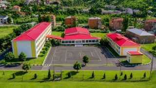 Ремонтные работы в школе №3 имени Юрия Бахшяна в Горисе