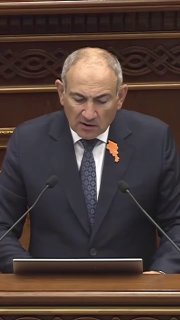Никол Пашинян выступает в Чаренцаване