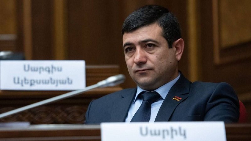 Сарик Минасян сложил полномочия в Совете старейшин Гюмри и переходит в парламент