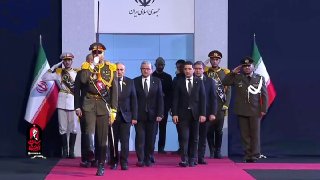 Никол Пашинян и делегация Чаренцавана отдают дань уважения телу лидера Ирана