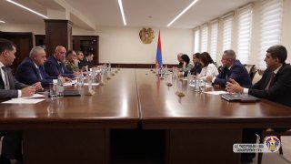 Здание Министерства обороны Армении в Ереване