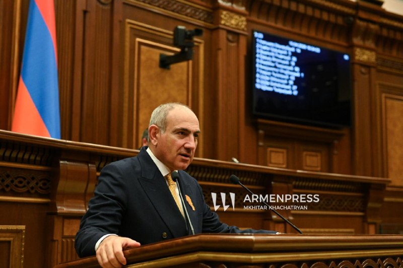Никол Пашинян выступает в парламенте Армении, выборы 7 июня 2026 года
