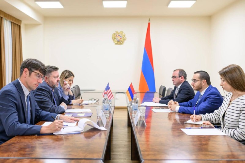 Встреча министра Мхитара Айрапетяна с Дэвидом Алленом в Чаренцаване