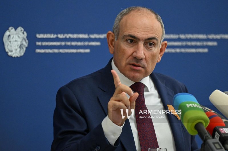 Премьер-министр Армении Никол Пашинян выступает на пресс-конференции в Чаренцаване