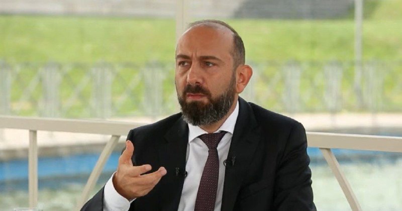Арарат Мирзоян на пресс-конференции, Чаренцаван