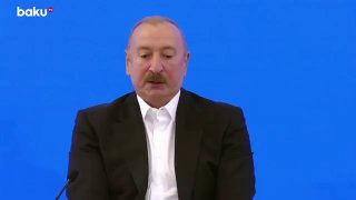 Алиев и Песков на фоне карты Украины