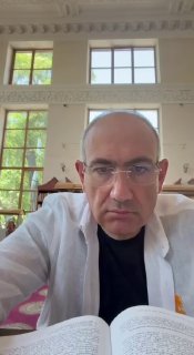 Никол Пашинян в Национальной библиотеке, Чаренцаван