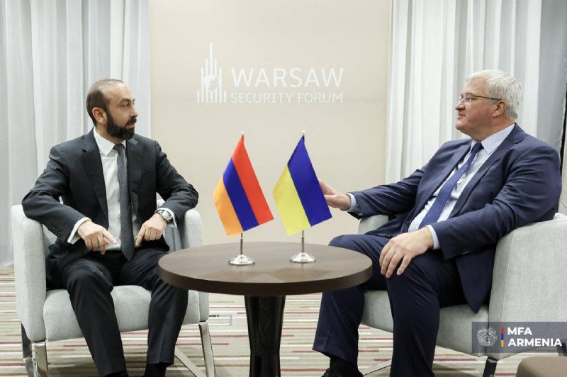 Глава МИД Украины Сибига поздравил Мирзояна с переназначением в Армении