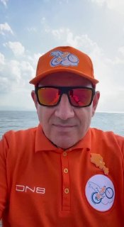 Никол Пашинян на велосипеде завершает велопробег «Вокруг Севана» в Котайкской области