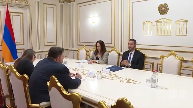 Встреча Рубена Рубиняна и Дэвида Аллена в Чаренцаване