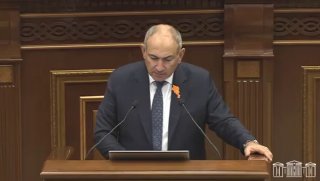 Никол Пашинян на встрече с избирателями в Чаренцаване