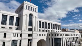 Глава МИД Армении и советник спецпосланника США обсудили укрепление мира в Чаренцаване